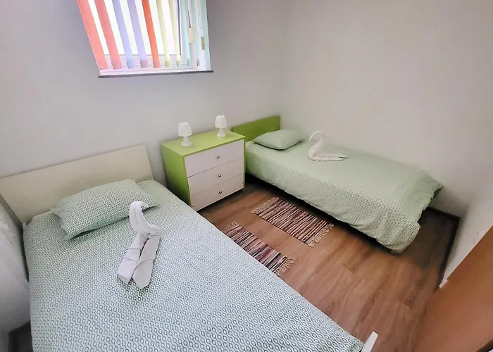 Дом отдыха 2 Bedroom Beautiful In Риека