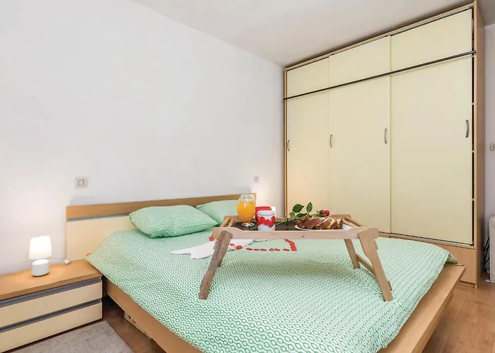 Дом отдыха 2 Bedroom Beautiful In