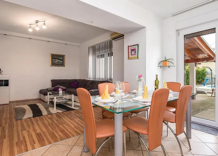 Дом отдыха 2 Bedroom Beautiful In
