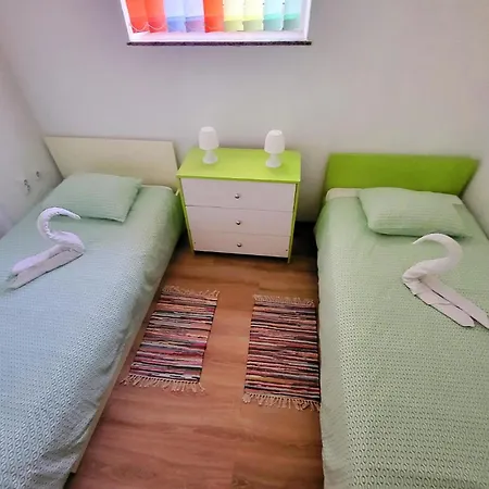 2 Bedroom Beautiful In 펜션