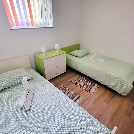 Holiday home 2 Bedroom Beautiful In Rijeka