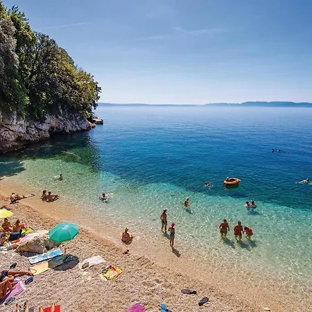 2 Bedroom Beautiful In 펜션