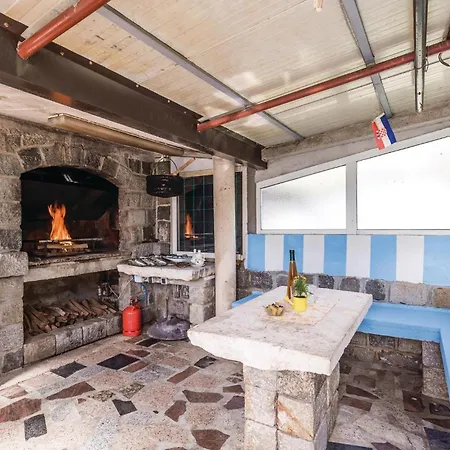 Holiday home 2 Bedroom Beautiful In Rijeka
